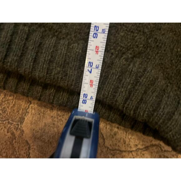 Vintage Woolrich V Neck Wool Sweater With Elbow Patches - Picture 4 of 5